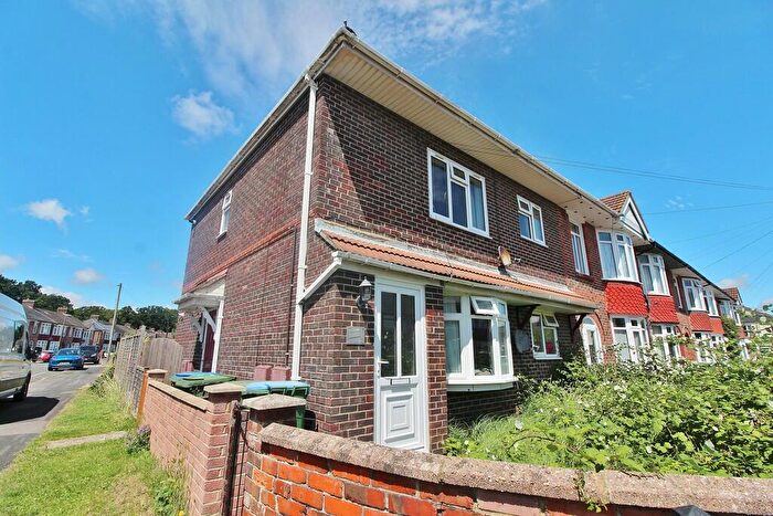 2 Bedroom Flat To Rent In Westley Grove, Fareham, PO14