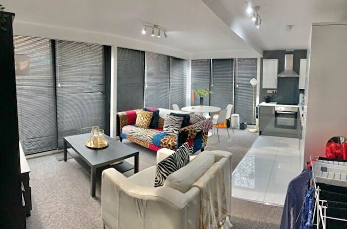 1 Bedroom Apartment To Rent In Llanbleddian Gardens, Cardiff(City), CF24