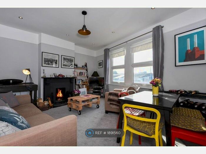 2 Bedroom Flat To Rent In Earlsfield, London, SW17
