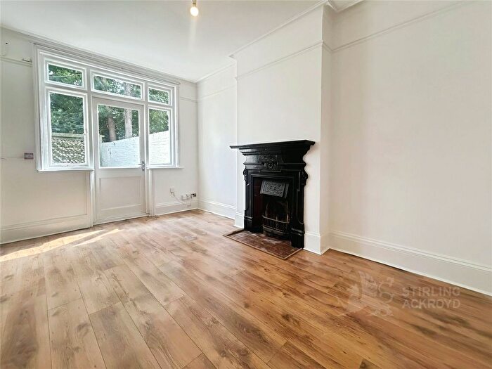 1 Bedroom Flat To Rent In York Road, Guildford, Surrey, GU1