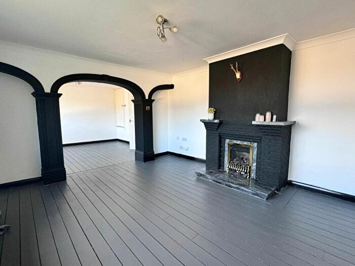 1 Bedroom Apartment For Sale In Westfield Avenue, Thurlstone, S36