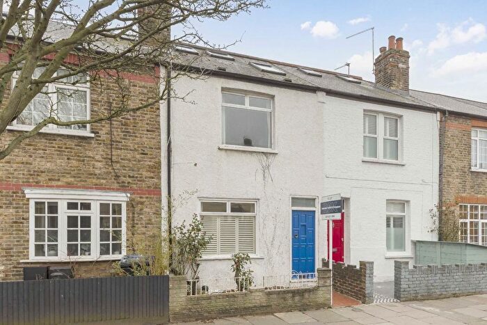 3 Bedroom Property To Rent In Ridley Avenue, Ealing, W13