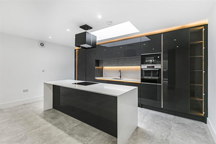 2 Bedroom Detached Bungalow To Rent In Madeley Road, London, W5