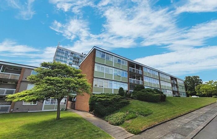 2 Bedroom Flat To Rent In Kenilworth Court, Coventry, CV3
