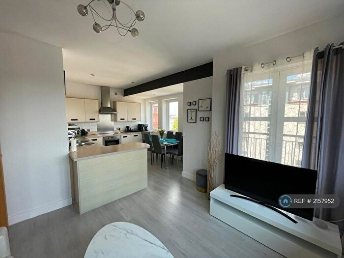 2 Bedroom Flat To Rent In Fleming House, Nottingham, NG3