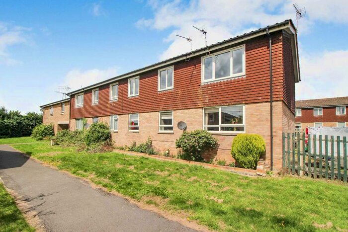 2 Bedroom Flat To Rent In Saxon Close, Cricklade, SN6