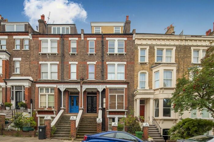 2 Bedroom Flat To Rent In Carlingford Road, London, NW3