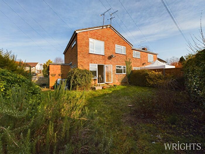 2 Bedroom Maisonette For Sale In Woodside Road, Welwyn, AL6