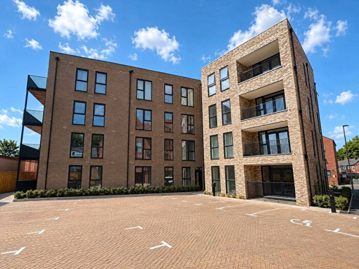 3 Bedroom Apartment For Sale In Carters Close, Reading, Berkshire, RG1