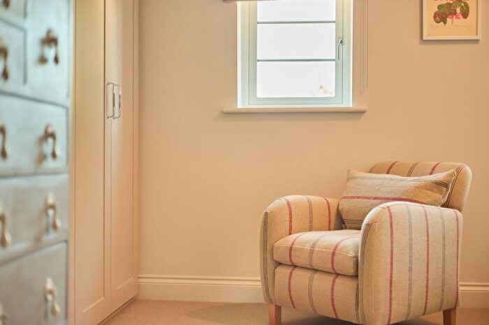 4 Bedroom Semi-Detached House To Rent In Lower End, Leafield, OX29