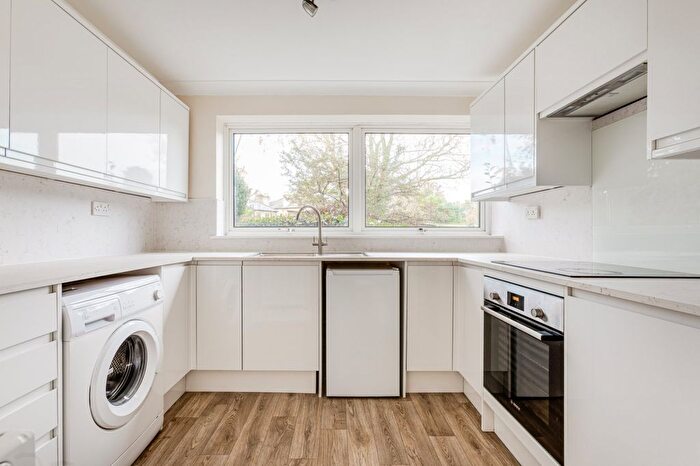 1 Bedroom Flat To Rent In Crescent Road, Kingston Upon Thames, KT2