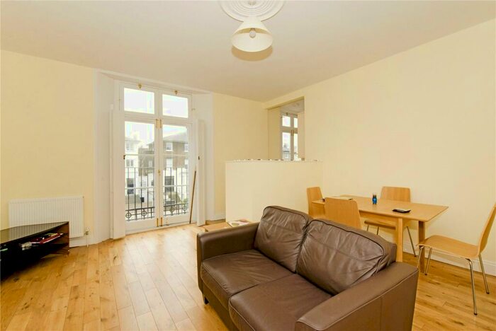 2 Bedroom Flat To Rent In Camden Road, Camden, NW1