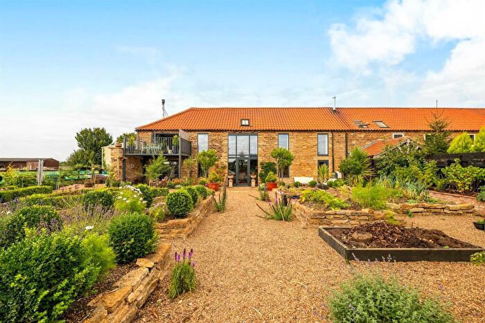4 Bedroom Barn Conversion For Sale In North Cliff Farm, North Carlton, Lincoln, LN1
