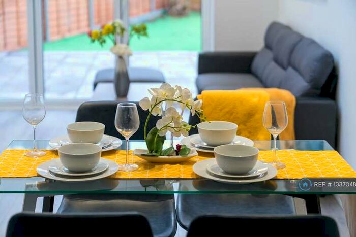 2 Bedroom Apartment To Rent In Barking Road, London, E13