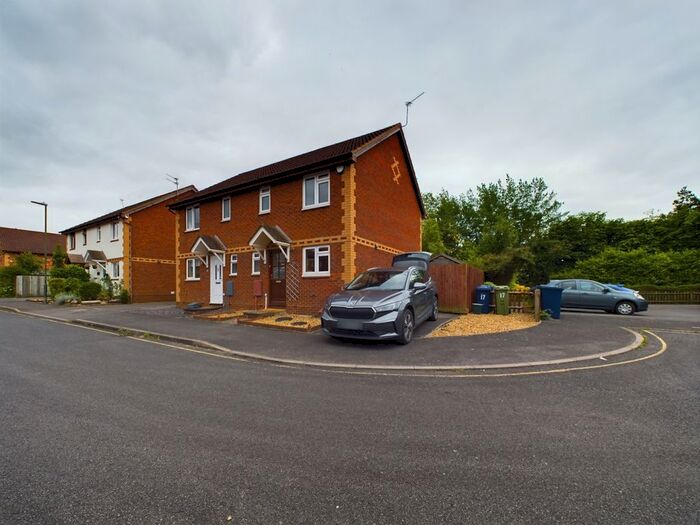 3 Bedroom End Of Terrace House To Rent In Stanbury Mews, Hucclecote, Gloucester, GL3