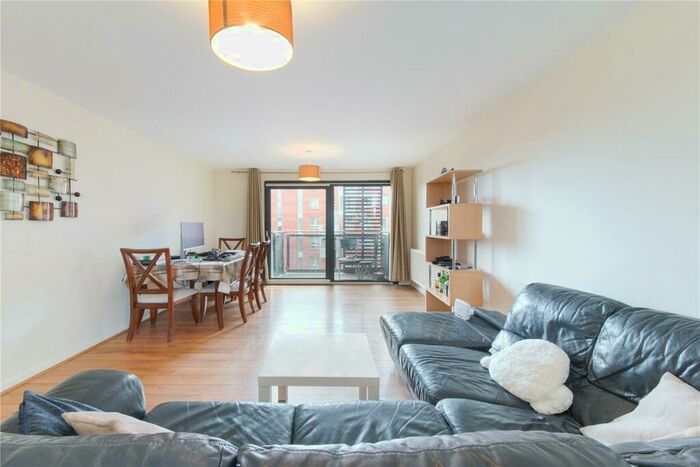 2 Bedroom Flat To Rent In Hornsey Street, Islington, N7