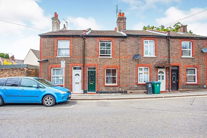 2 Bedroom Terraced House To Rent In Cardiff Road, Watford, WD18