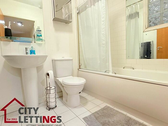 2 Bedroom Apartment To Rent In Portland Square, Arboretum, NG7
