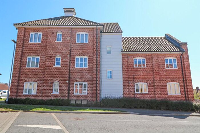 1 Bedroom Apartment For Sale In Warren Avenue, Saxmundham, IP17
