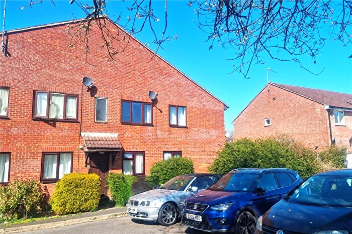 2 Bedroom Flat To Rent In Moore Close, Tongham, Farnham, Surrey, GU10