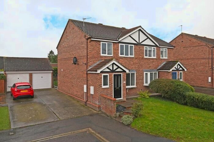 3 Bedroom Semi-Detached House To Rent In Stow Court, Huntington, York, YO32