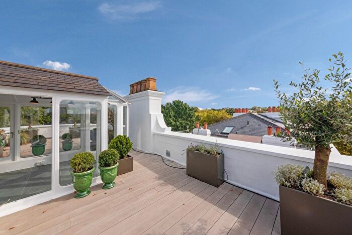 2 Bedroom Flat To Rent In Lansdowne Road, London, W11