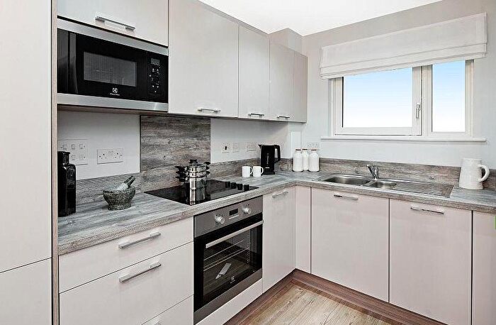 1 Bedroom Apartment To Rent In Blondin Way, Rotherhithe, London, SE16
