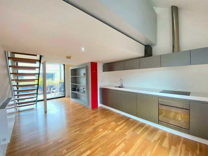 2 Bedroom House To Rent In Alder Street, Salford, M6