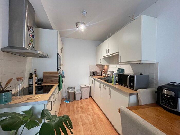 2 Bedroom Apartment To Rent In Salisbury Road -, RL00