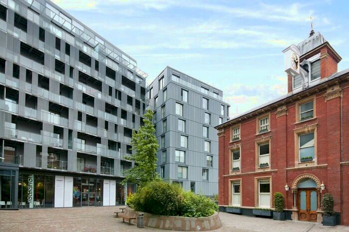 2 Bedroom Flat To Rent In Dickinson Court, Brewhouse Yard, EC1V