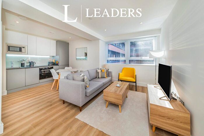 1 Bedroom Flat To Rent In Newacre House, Wood Street, RH19