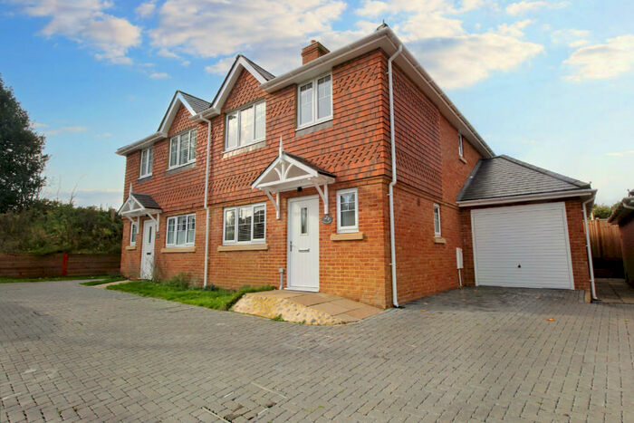 3 Bedroom Semi-Detached House To Rent In Heathland Cottages, Oakhanger, Hampshire, GU35
