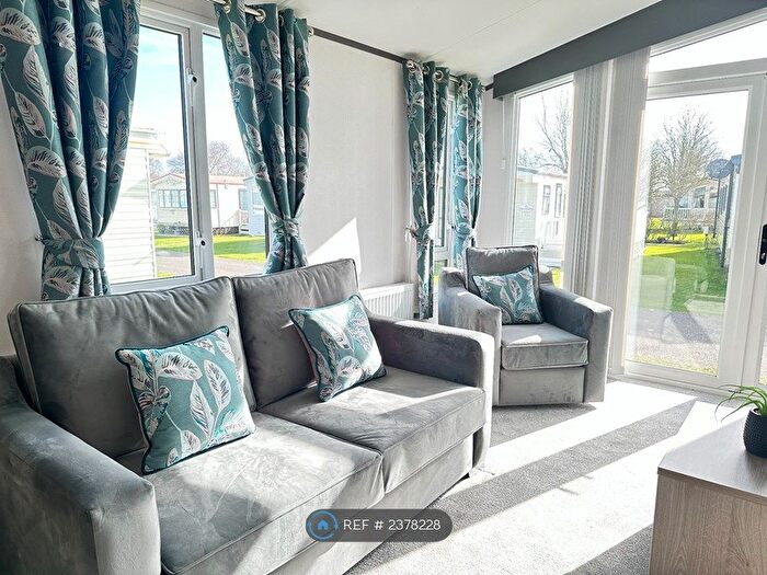 2 Bedroom Mobile/park Home To Rent In London Road, Kessingland, Lowestoft, NR33