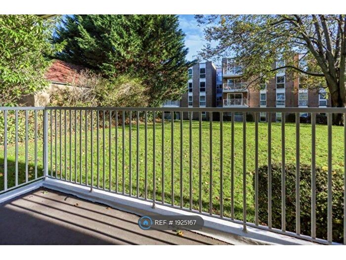 2 Bedroom Flat To Rent In Meyrick Court, Bournemouth, BH2
