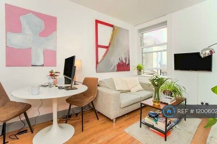 3 Bedroom Flat To Rent In Tyrwhitt Road, London, SE4