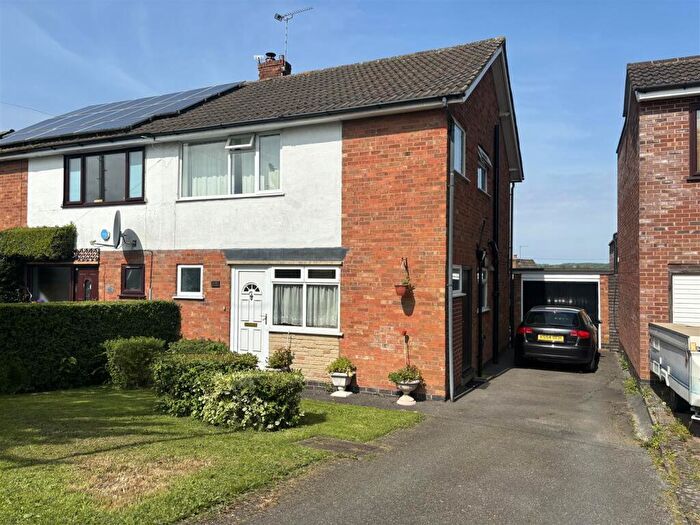 3 Bedroom Semi-Detached House For Sale In Chestnut Road, Glenfield, Leics, LE3