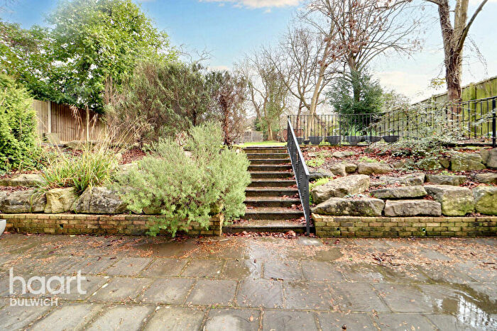 1 Bedroom Apartment For Sale In Underhill Road, East Dulwich, London, SE22