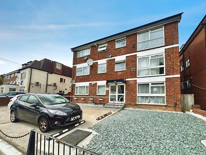 2 Bedroom Flat To Rent In Kenton Road, Embassy Court, HA3
