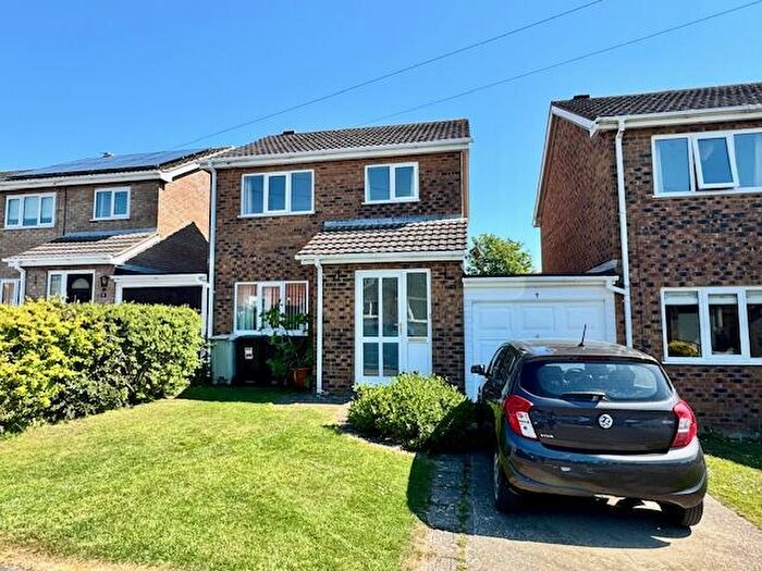 3 Bedroom Link Detached House For Sale In Southfield Drive Louth, LN11