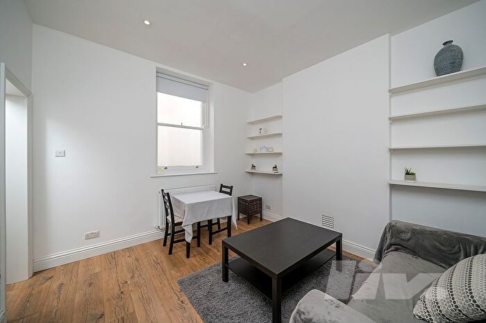 1 Bedroom Flat To Rent In Gloucester Terrace, Bayswater, W2