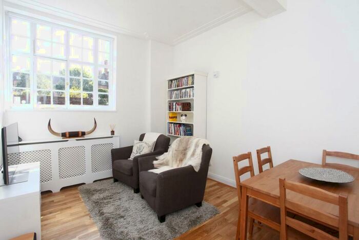 2 Bedroom Flat To Rent In Hampstead Way, Hampstead Garden Suburb, London, NW11