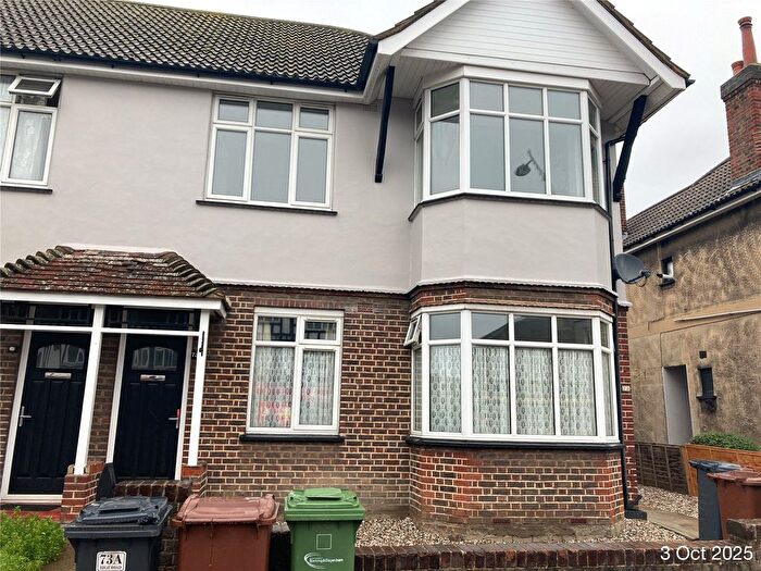 2 Bedroom Flat To Rent In High Road, Chadwell Heath, Romford, Essex, RM6