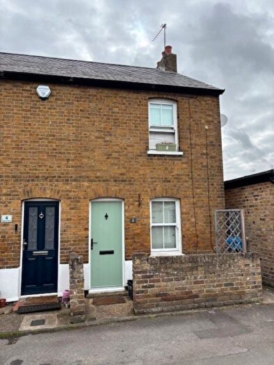 2 Bedroom Cottage For Sale In Inkerman Road, Eton Wick, Berkshire, SL4