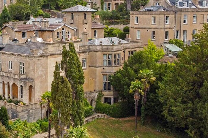 2 Bedroom Flat For Sale In Bathwick Hill, Bath, BA2