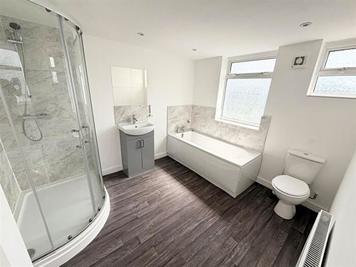 5 Bedroom End Of Terrace House To Rent In Penn Street, Treharris, CF46