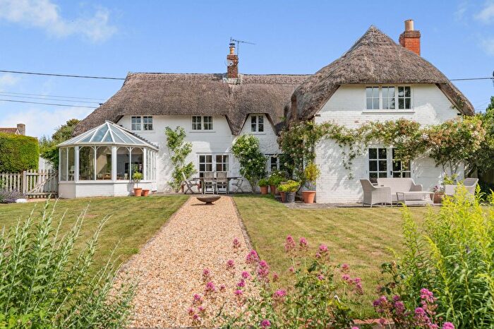 4 Bedroom Detached House For Sale In Flamstone Street, Bishopstone, Salisbury, SP5