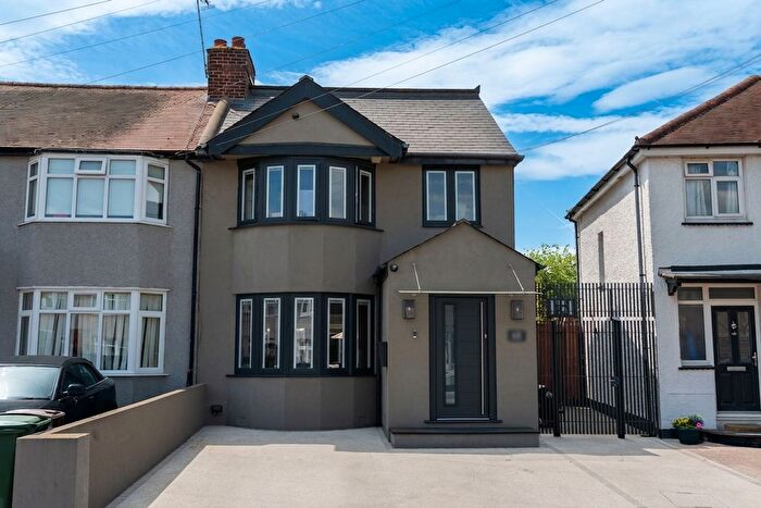 5 Bedroom End Of Terrace House For Sale In Marlow Drive, Cheam, SM3