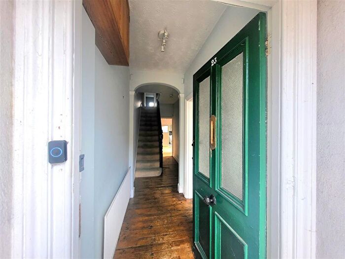 3 Bedroom Semi-Detached House To Rent In Spenser Road, Bedford, MK40