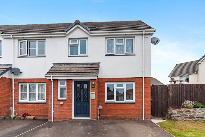 3 Bedroom Semi-Detached House For Sale In The Sidings, Delabole, PL33