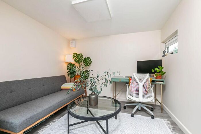 2 Bedroom Semi-Detached House For Sale In Chillandham Lane, Itchen Abbas, SO21